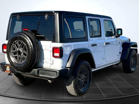 Used 2024 Jeep Wrangler Unlimited Sport AWD/4WD image 23