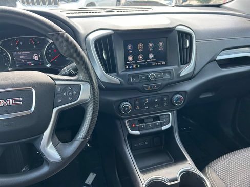 Used 2024 GMC Terrain SLE FWD image 17