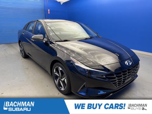 Used 2022 Hyundai Elantra SEL w/ Convenience + Premium Package image 1