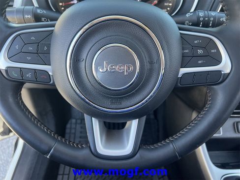 Used 2018 Jeep Compass Latitude image 13