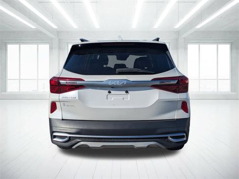 Used 2023 Kia Seltos S w/ Navigation Package image 4