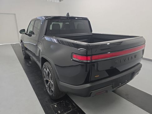 Used 2025 Rivian R1T Premium AWD/4WD image 3