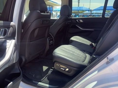 Used 2020 BMW X7 xDrive40i w/ Premium Package image 5