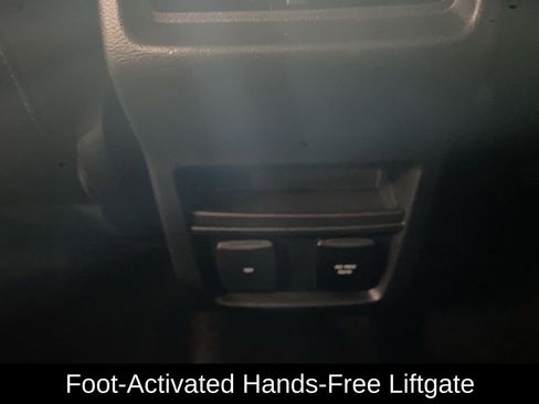 Used 2020 Ford Edge SEL w/ Convenience Package image 13