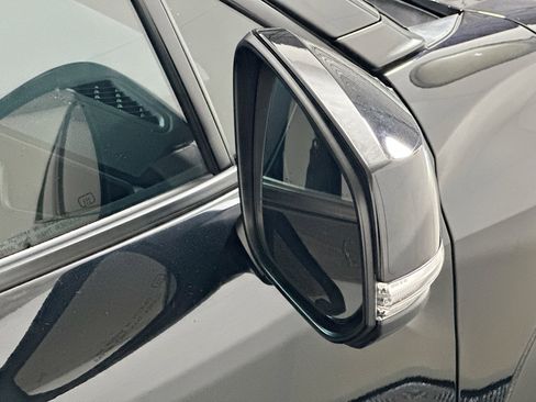 Used 2024 Toyota Corolla Cross LE w/ Moonroof Package image 10