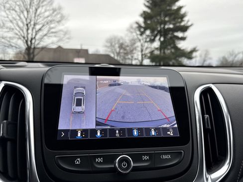 Used 2020 Chevrolet Equinox Premier image 17