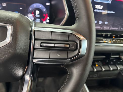 Used 2025 GMC Canyon Elevation image 28