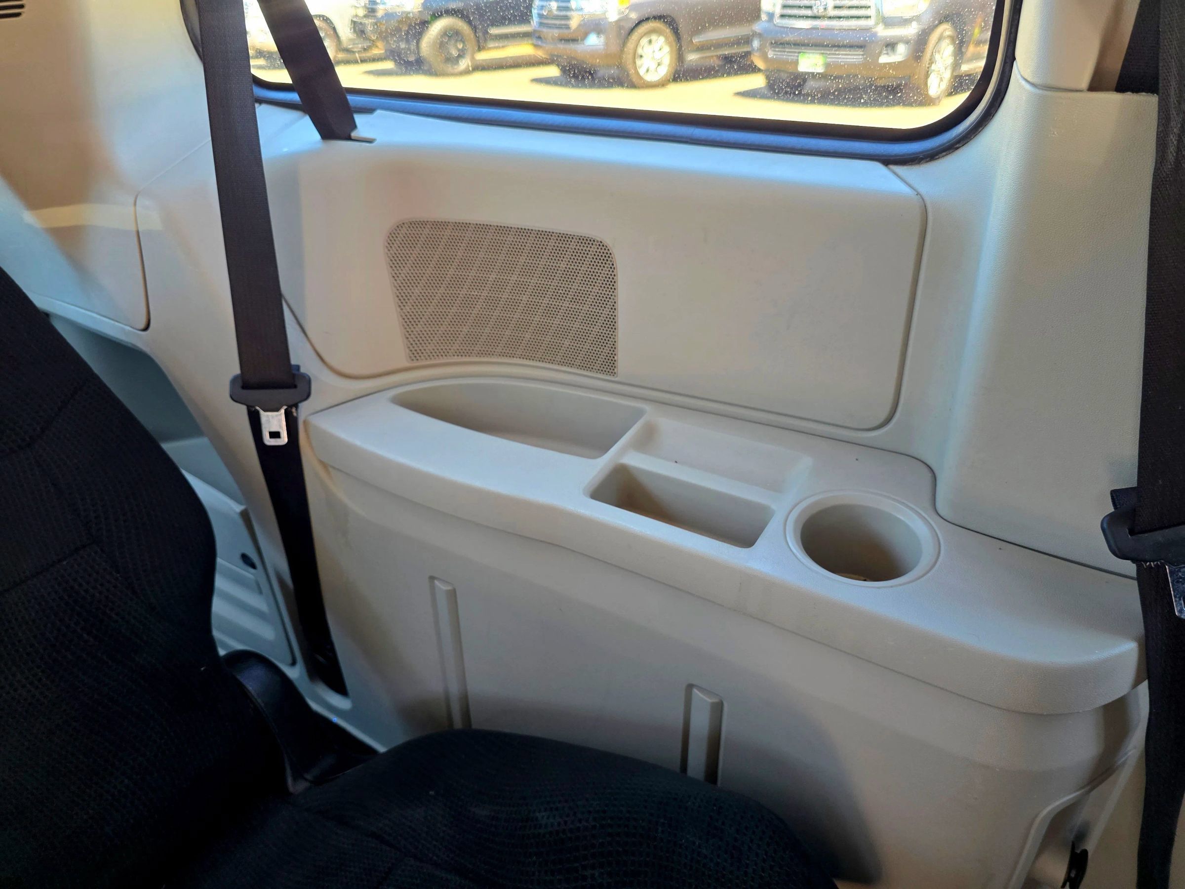 Used 2013 Dodge Grand Caravan SXT FWD image 44