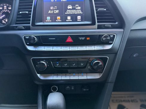 Used 2018 Hyundai Sonata SE FWD image 19