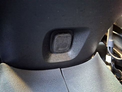Used 2025 Chevrolet Malibu LS w/ LPO, Floor Liner Package FWD image 11