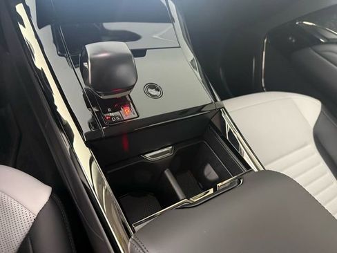 New 2026 Land Rover Range Rover Sport SV image 22