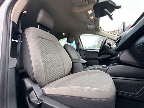 Used 2020 Ford Escape SE image 34