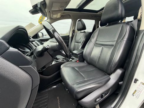 Used 2018 Nissan Rogue SL w/ Premium Package FWD image 23