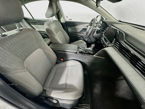 Used 2025 Toyota Camry LE FWD image 31