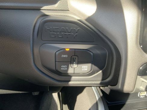 Used 2025 RAM 3500 Big Horn image 34