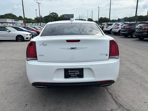 Used 2019 Chrysler 300 S AWD/4WD image 4