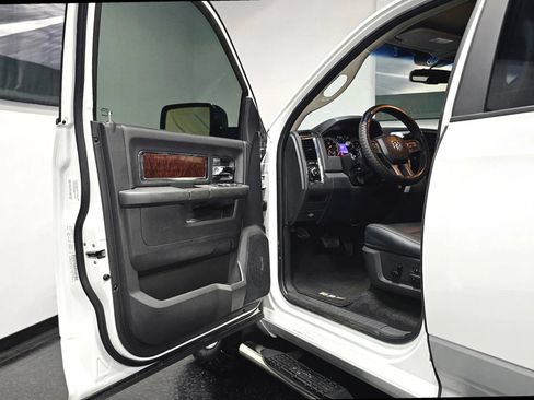 Used 2012 RAM 1500 Laramie RWD image 9