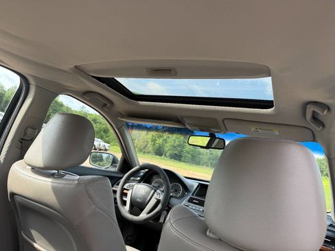 Used 2012 Honda Accord EX-L image 9