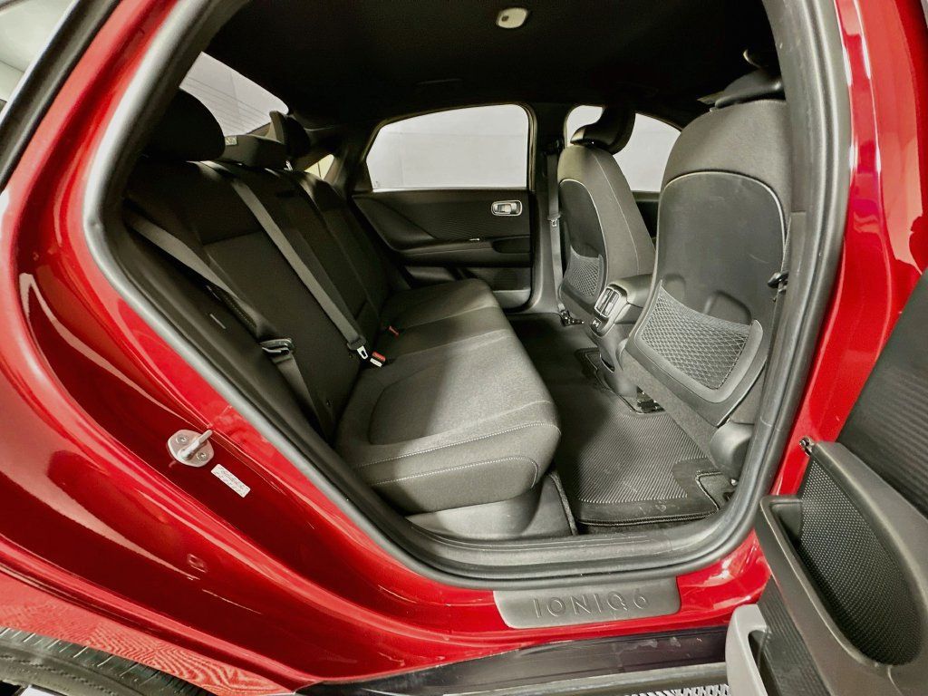 Used 2023 Hyundai Ioniq 6 SE RWD image 25
