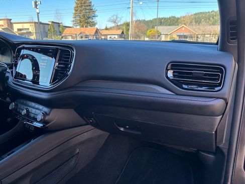 Used 2025 Dodge Durango R/T image 27