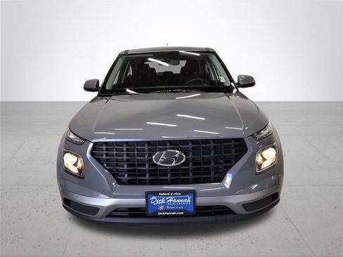 Certified 2023 Hyundai Venue SE FWD image 3