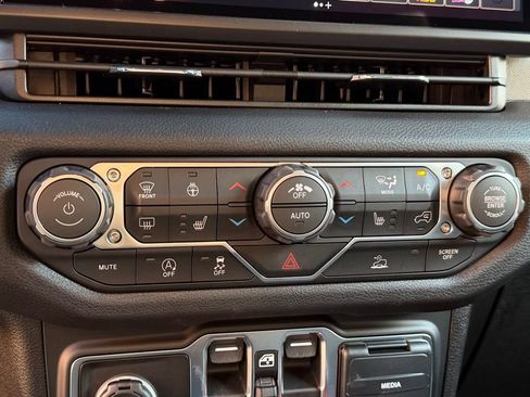 New 2026 Jeep Wrangler Sport S image 19