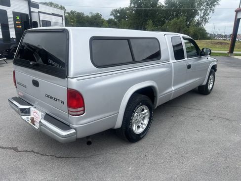 Used 2004 Dodge Dakota Sport w/ Deluxe Convenience Group RWD image 11
