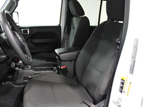 Used 2023 Jeep Wrangler Unlimited Sport AWD/4WD image 3