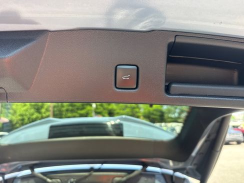 Used 2025 Ford Escape ST-Line Select AWD/4WD image 25