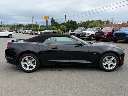 Used 2023 Chevrolet Camaro LT w/ Technology Package RWD image 2
