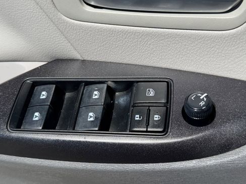 Used 2017 Toyota Sienna LE AWD/4WD image 13