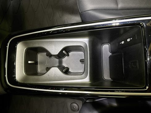 Certified 2023 Volkswagen ID.4 Pro S AWD/4WD image 17