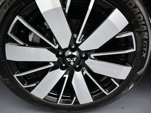 Used 2025 Mitsubishi Outlander SE FWD image 47