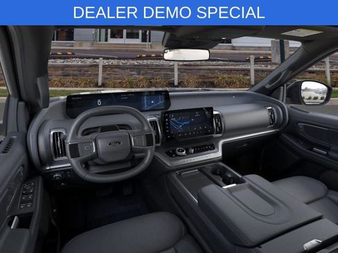 New 2026 Ford Expedition Max Platinum w/ Stealth Performance Package AWD/4WD image 9