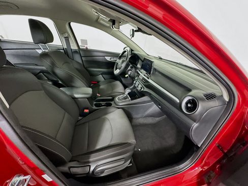Used 2024 Kia Forte LXS image 29