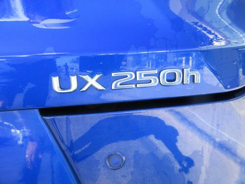 Used 2021 Lexus UX 250h F Sport w/ F Sport Premium Package AWD/4WD image 10