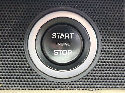 Used 2019 Land Rover Range Rover HSE image 18