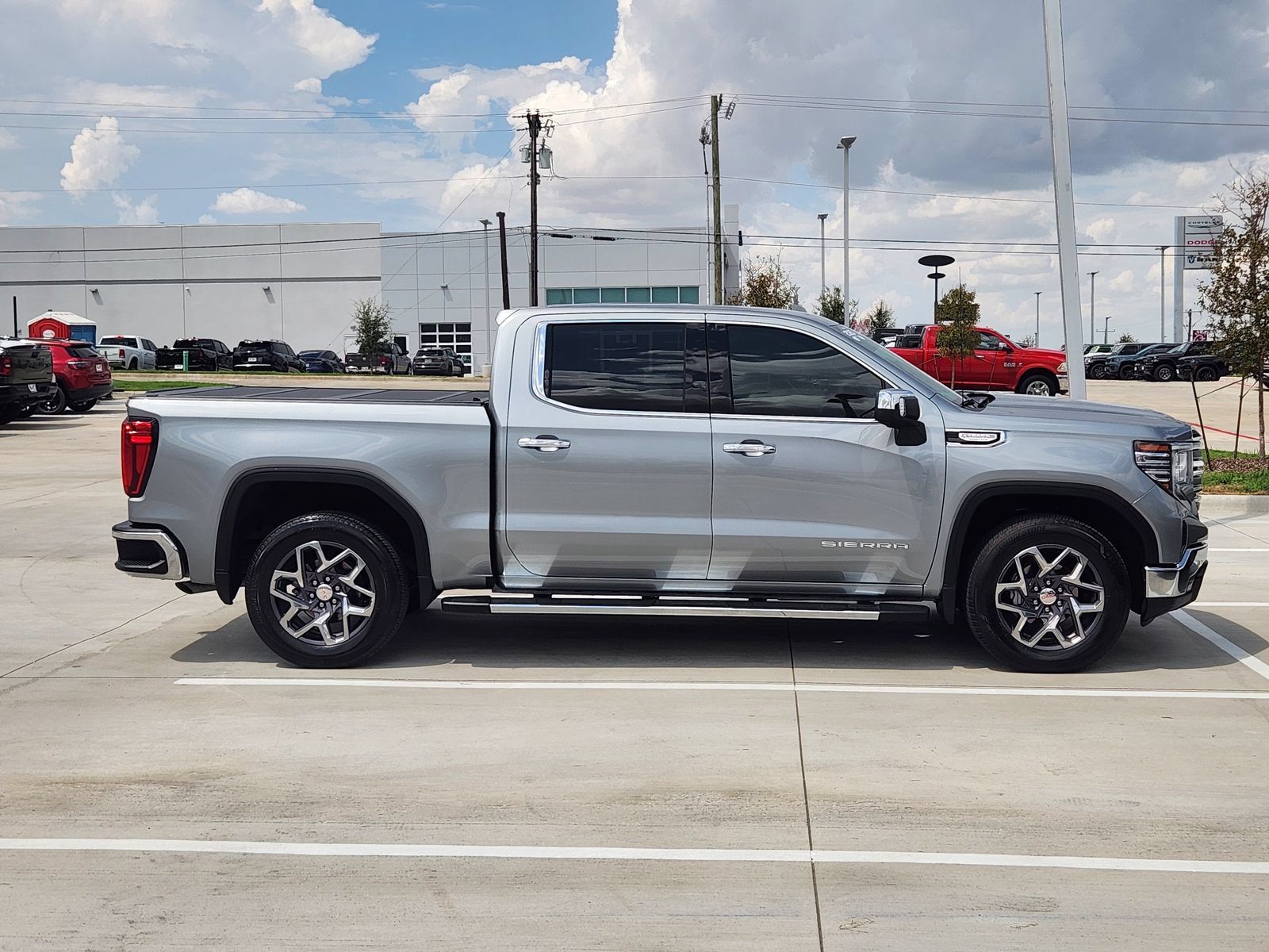 Certified 2025 GMC Sierra 1500 SLT RWD image 7