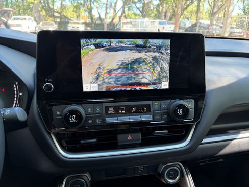 Used 2025 Toyota Grand Highlander FWD image 25