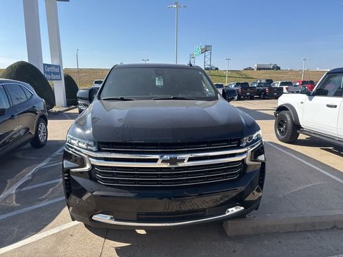 Used 2021 Chevrolet Tahoe LT w/ LT Signature Package image 2