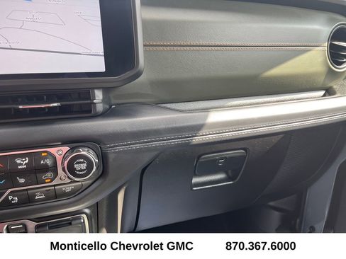 Used 2025 Jeep Gladiator Mojave w/ Steel Bumper Group image 20