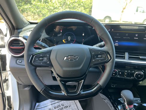 New 2026 Chevrolet Trax RS w/ Sunroof Package image 19