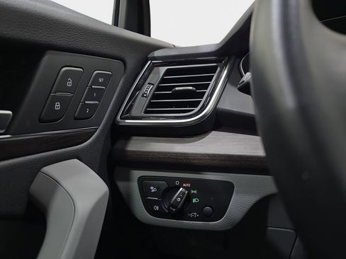 Used 2023 Audi Q5 2.0T Premium w/ Convenience Package image 28