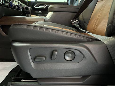 New 2026 Chevrolet Silverado 1500 High Country AWD/4WD image 13