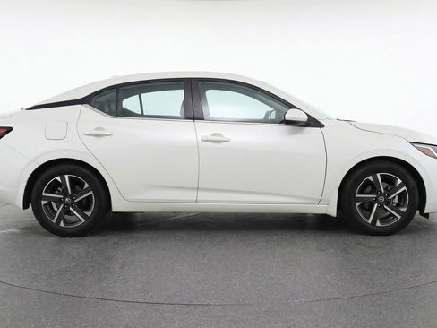 Used 2025 Nissan Sentra SV image 11