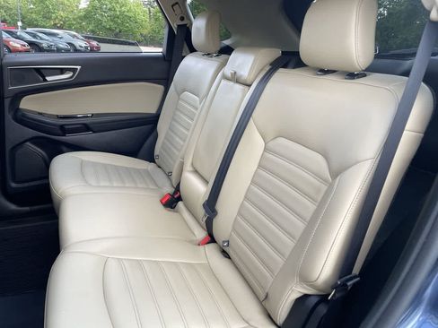 Used 2019 Ford Edge SEL w/ Equipment Group 201A AWD/4WD image 19