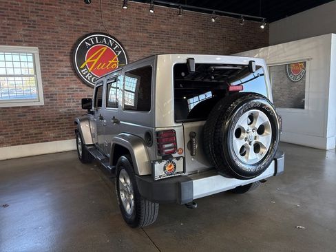 Used 2015 Jeep Wrangler Unlimited Sahara w/ Connectivity Group image 16