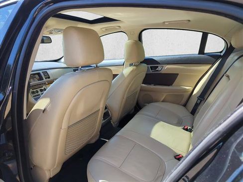 Used 2012 Jaguar XF RWD image 18