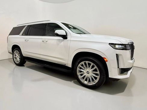 Used 2022 Cadillac Escalade ESV Premium Luxury AWD/4WD image 6