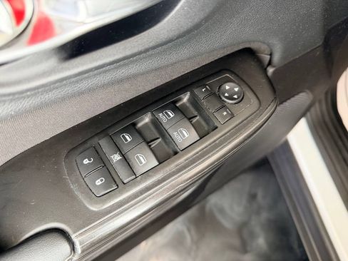 Used 2014 Jeep Cherokee Latitude w/ Cold Weather Group AWD/4WD image 16